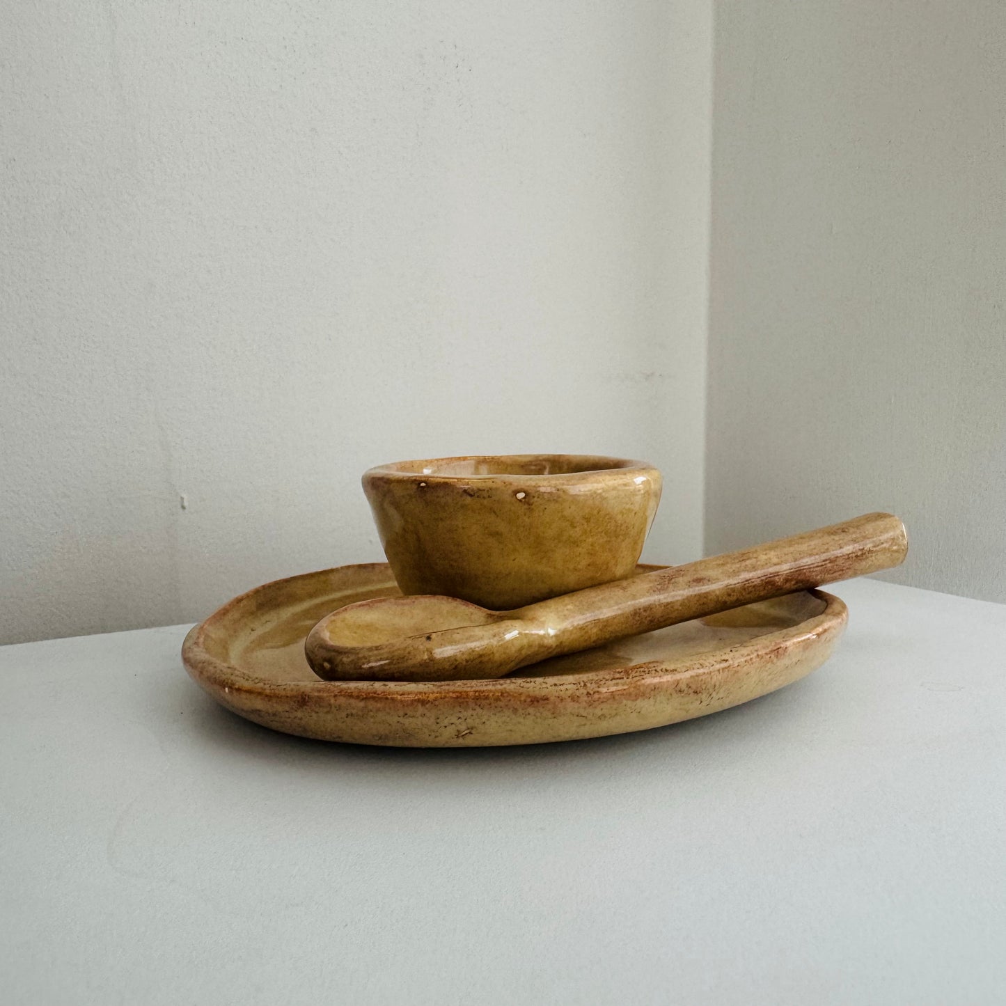 Huevera de Cerámica con Cuchara